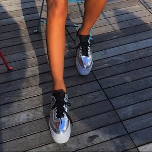 K.SWISS SHINY SILVER PLATFORM BARBIE SNEAKERS